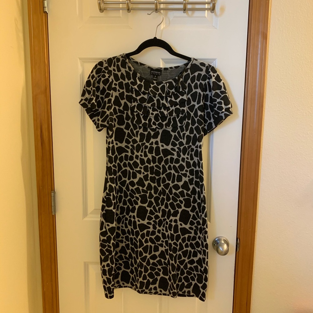 Black/white dress